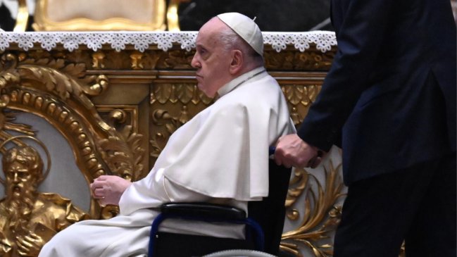   El papa no tuvo fuerzas para leer la catequesis de la audiencia general: 