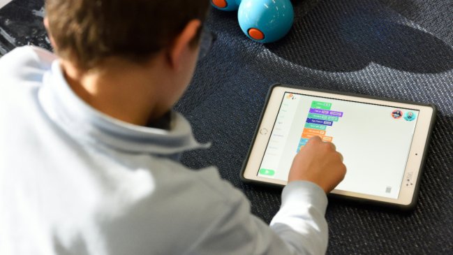   Colegio en Concepción sugiere el uso de iPad o tablet en lugar de cuadernos 