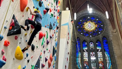   Iglesia belga fue transformada en templo para escaladores por falta de fieles 