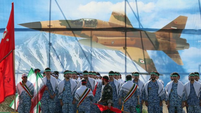   Irán advierte que tiene sus cazas de combate 