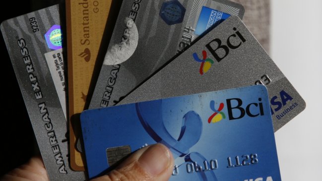  Un 57% de la población en Chile ya paga de forma habitual sin contacto con su tarjeta  
