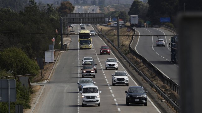  Interferiado: Proyectan que 411 mil vehículos saldrán de Santiago 