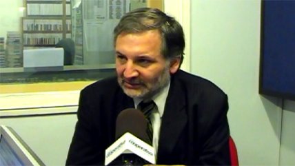 Eduardo Bitrán: Sistema chileno deja fuera de internet a millones de personas