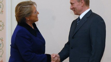   Bachelet fue recibida por Vladimir Putin en Rusia 