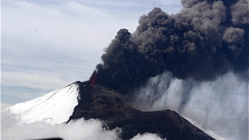 Empresarios de La Araucanía mostraron molestia por alerta amarilla del Llaima
