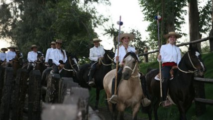   El Champion de Chile comenzó con una serie de exhibición femenina 