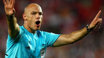 Un inglés dirigirá el partido entre Chile y Brasil en Johannesburgo