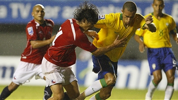 Chile sale a buscar su primer triunfo ante Brasil en Copas del Mundo