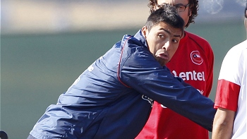 Gonzalo Jara desmintió supuesta discusión entre Marcelo Bielsa y Humberto Suazo en Sudáfrica