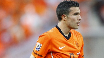 Holandés Robin van Persie superó lesión y podrá actuar frente a Uruguay