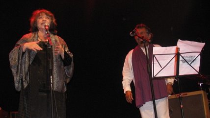   Familia Parra e invitados festejaron natalicio de Violeta 