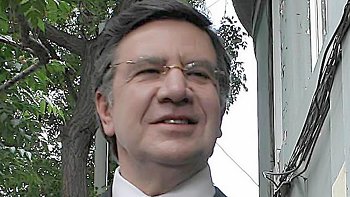 Pascuenses rechazan visita de Lavín: Debió haber venido el ministro Hinzpeter