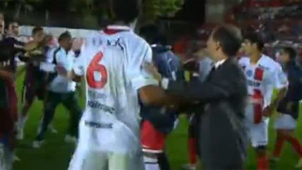 Bochornoso final marcó eliminación de Argentinos Juniors de la Libertadores