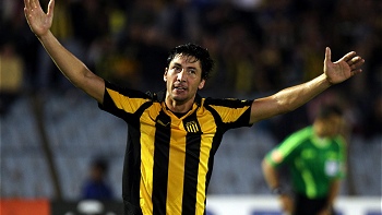 U. Católica fue presa de sus errores ante Peñarol y complicó sus opciones en la Libertadores