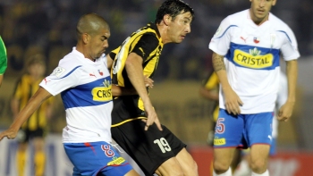U. Católica buscará la hazaña ante el pragmático Peñarol a estadio lleno