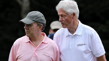   Santos y Clinton disputaron un partido de golf y amistad 