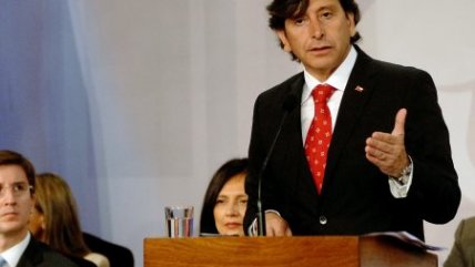 Golborne y Costanera Center: Seguir con tanto lloriqueo no resuelve el problema