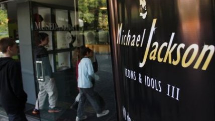 Colección de vestuario de Michael Jackson ya está en Chile