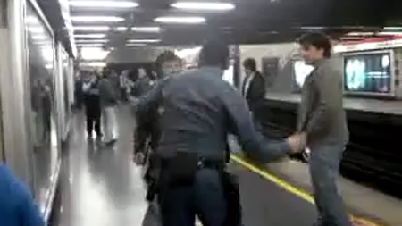 [Video] Insólita pelea entre guardias y pasajeros en el Metro de ...