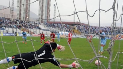 Rodrigo Díaz, de penal, anotó la segunda cifra para D. Iquique