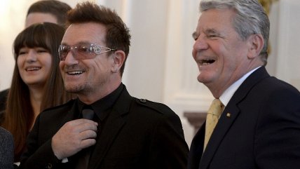   Bono se reunió con instituciones de la UE 