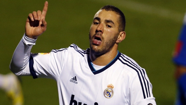 Benzema dice que tiene el apoyo de Mourinho pese a pocos minutos
