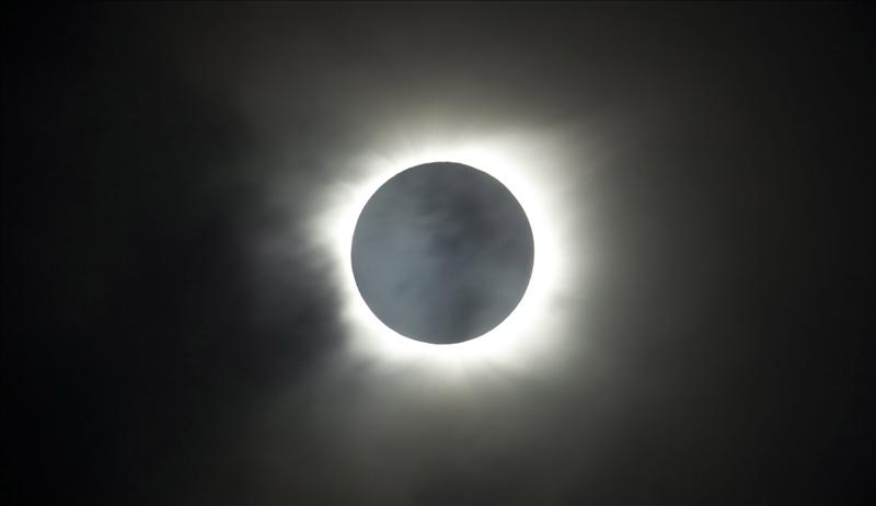 Eclipses de luna y sol de noviembre podrán ser vistos desde el Planetario