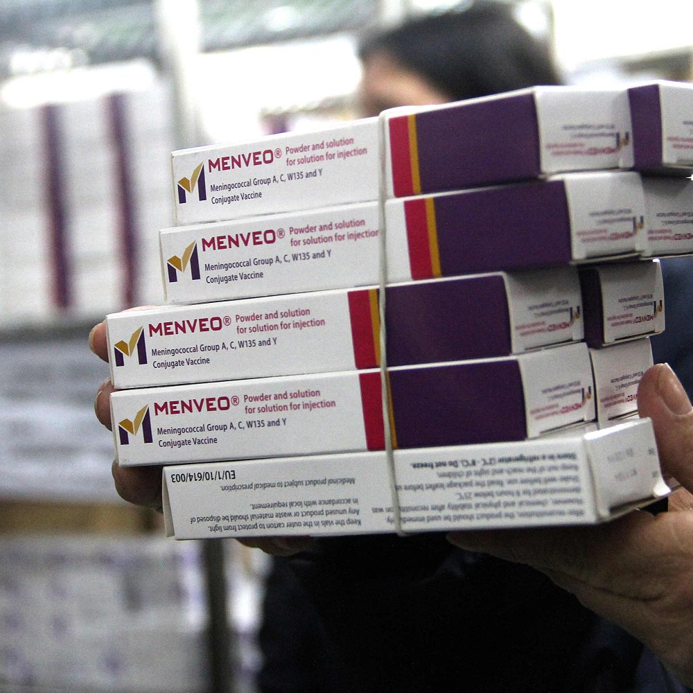 Salud comenzó entrega de antibióticos en colegio tras muerte de docente con meningitis