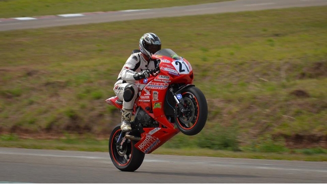 Vicente Leguina obtuvo una nueva victoria en el motociclismo argentino