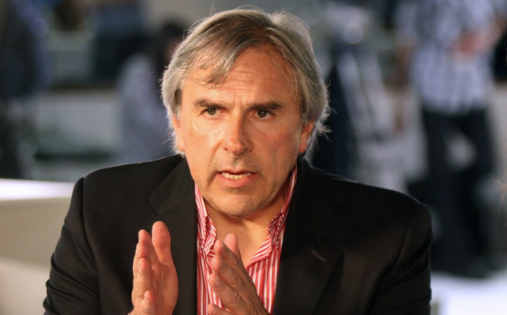 Moreira llamó a Golborne y Allamand a firmar un 