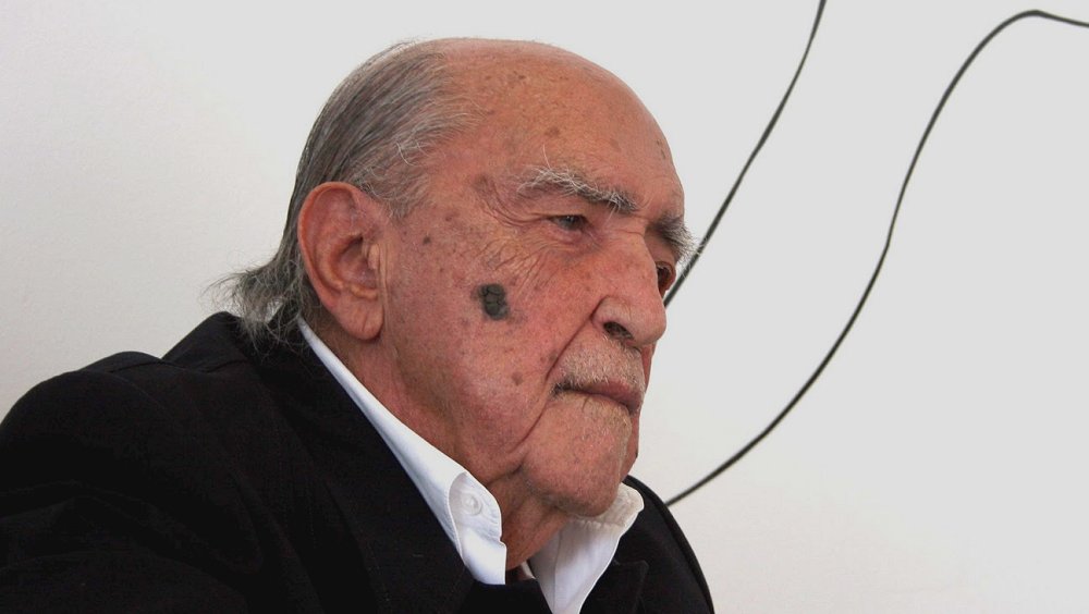 Arquitecto brasileño Oscar Niemeyer presenta 