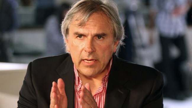 Moreira llamó a Golborne y Allamand a firmar un 