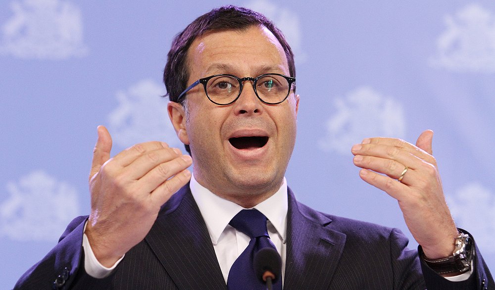 Hinzpeter: Me rebelo indignado ante el maltrato a Carabineros