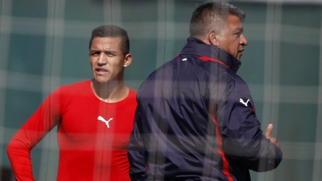 Claudio Borghi: Veo a Alexis Sánchez un poco presionado por las críticas