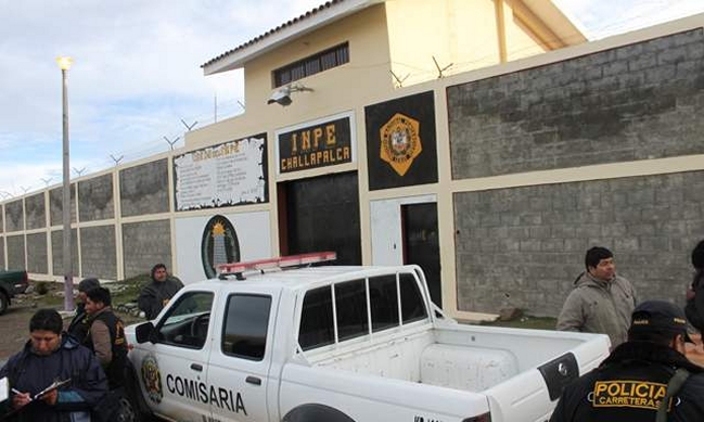 Motín en cárcel peruana mantiene como rehenes a un grupo de gendarmes