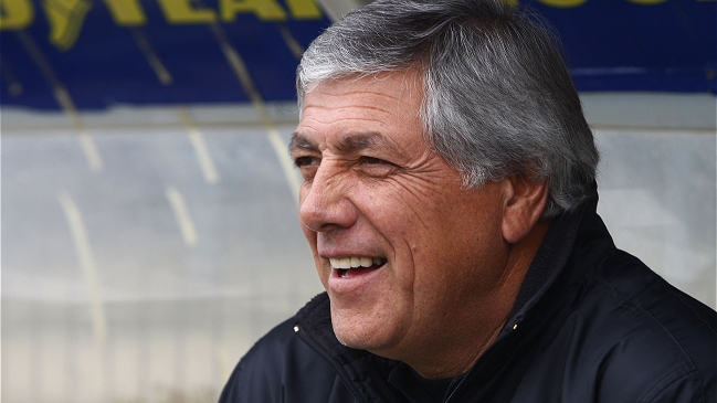 Roberto Hernández espera llegada de dirigentes de la ANFP para saber su futuro