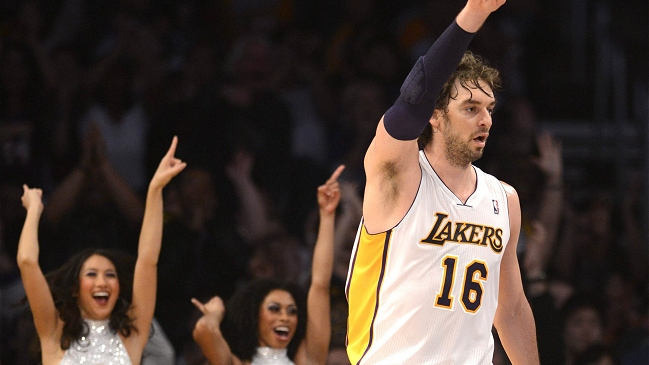Los Angeles Lakers venció a Houston Rockets en noche histórica de Pau Gasol