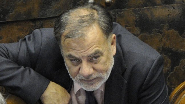 Andrade replicó a Andrés Velasco: Habrá millones esperando a Bachelet