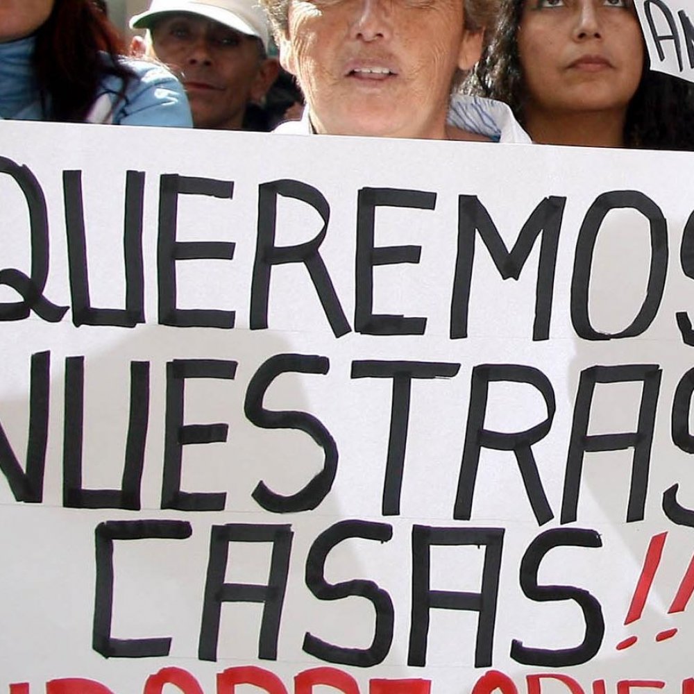 Pobladores tomaron dependencias de la U. de Chile en el centro de Santiago