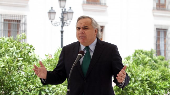 Chadwick: Hidroaysén no está muerto para el Gobierno