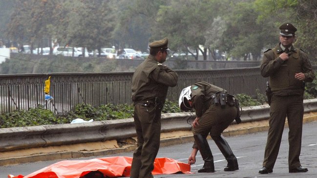 Joven fue atropellado por varios autos en la Costanera Andrés Bello