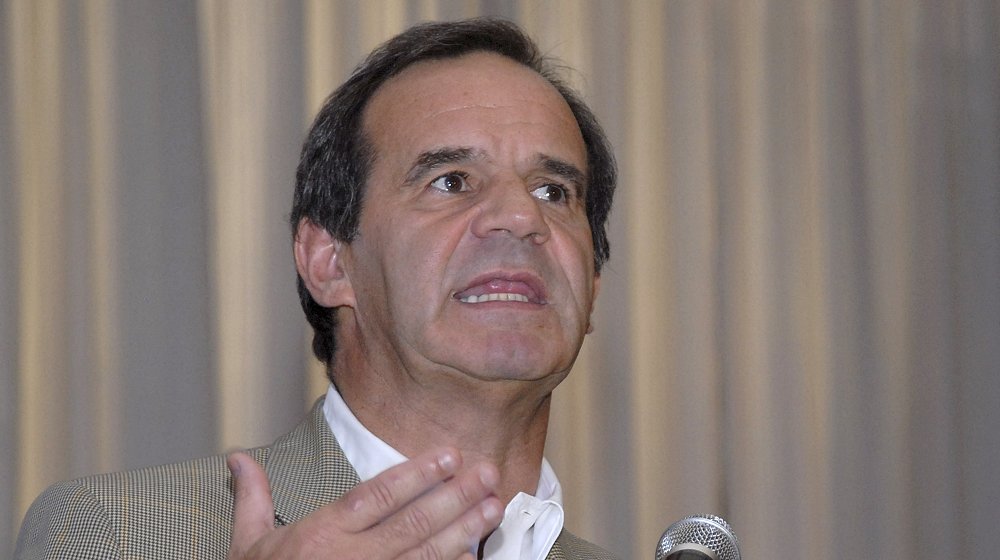 Allamand ante la derecha: 