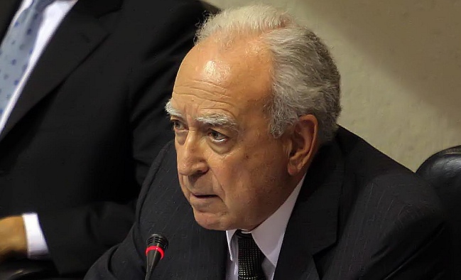 Caso tsunami: Pérez Yoma tendrá que explicar por qué se subordinó a Bachelet