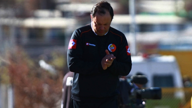 Oscar del Solar: Evitamos que un gran club se fuera a donde no merecía estar