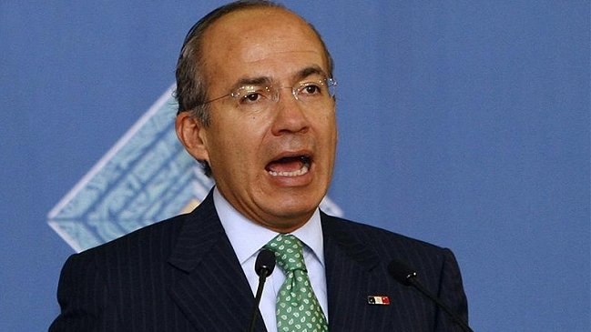 Presidente Calderón insistió en iniciativa para cambiar nombre oficial de México