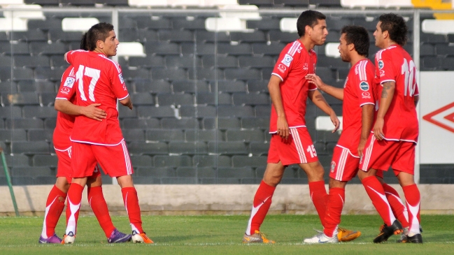 Deportes Copiapó derrotó a Linares y se acercó a Primera B
