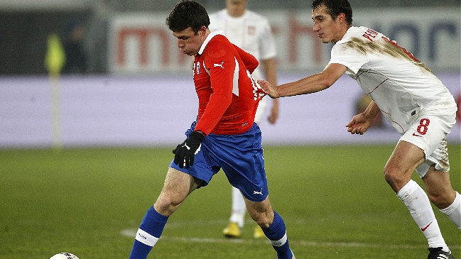 Angelo Henríquez será compañero de Jean Beausejour, según prensa inglesa