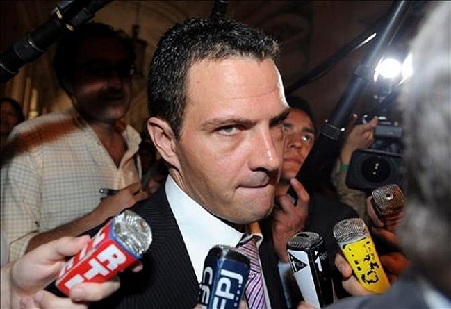 El hombre más endeudado del mundo debería trabajar unos 45 mil años