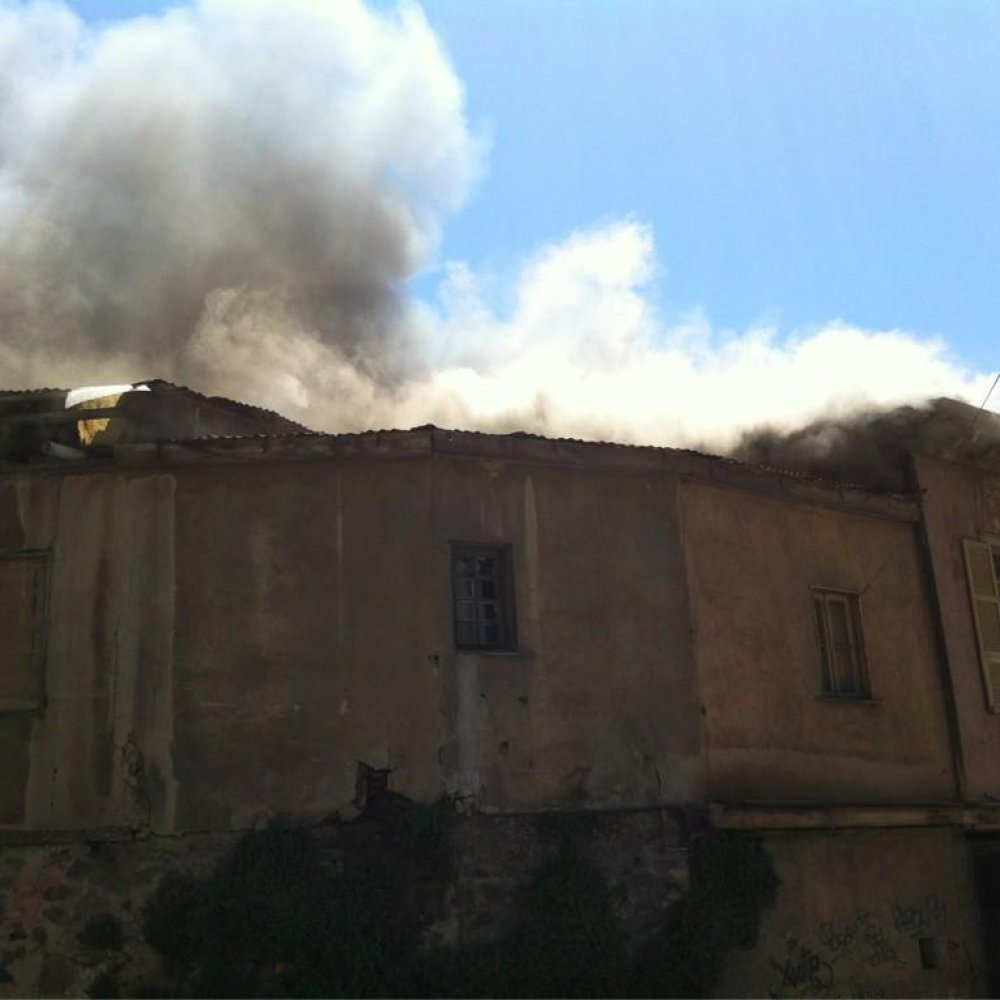 Incendio afectó a casa ubicada en el Cerro Placeres