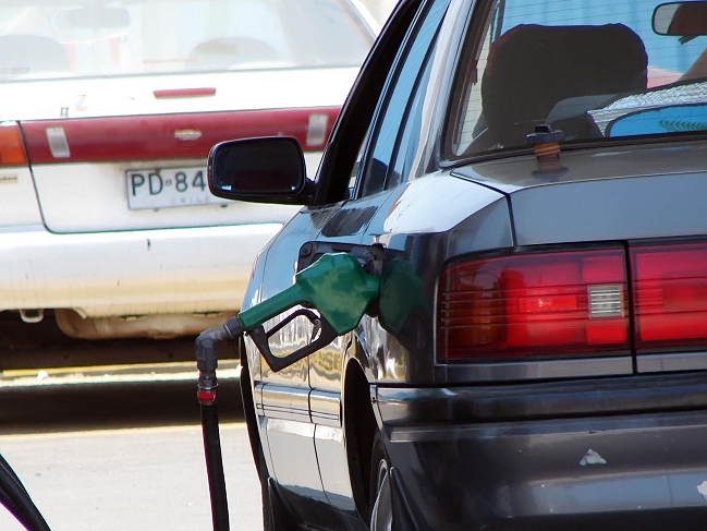 ENAP: Bencinas caerán entre dos y siete pesos por litro